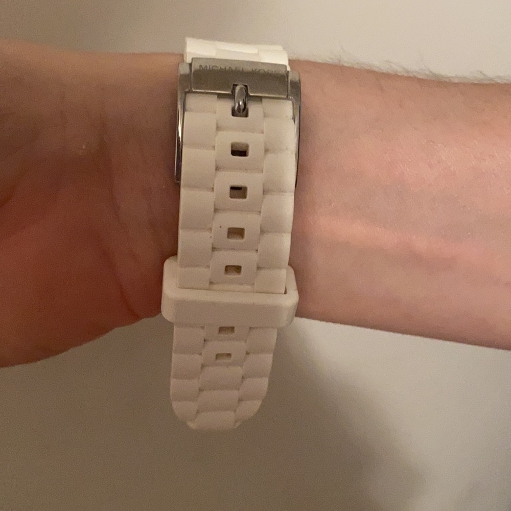 01:04 - Michael Kors Ladies Chronograph Women's Watch - Picture 11 of 15